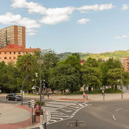 Frente Al Parque, En El Centro Daire