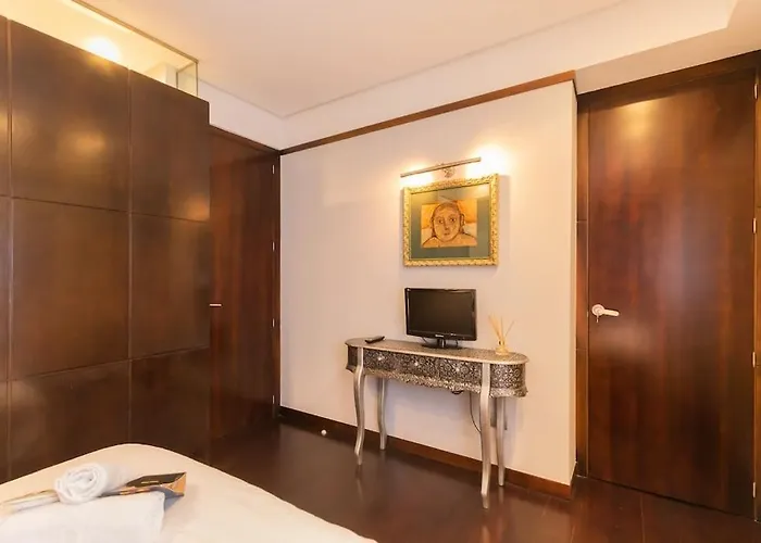 Frente Al Parque, En El Centro *