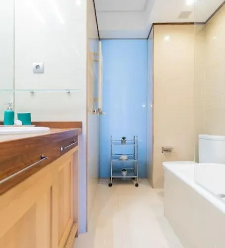 Frente Al Parque, En El Centro *