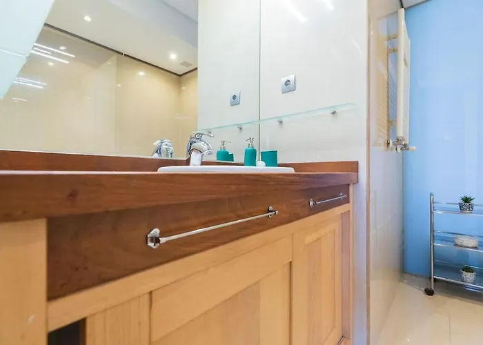 Frente Al Parque, En El Centro * Бильбао