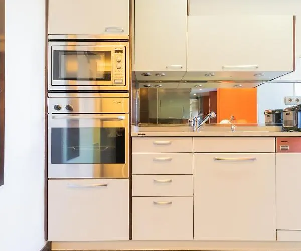 Frente Al Parque, En El Centro *