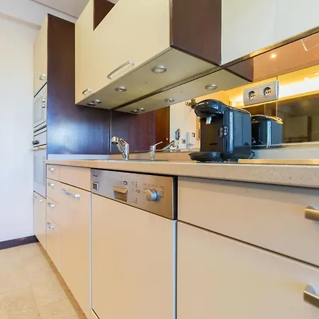 Frente Al Parque, En El Centro Bilbao