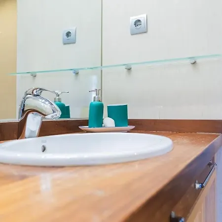 Apartamento Frente Al Parque, En El Centro