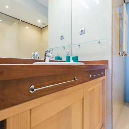 Frente Al Parque, En El Centro * Bilbao