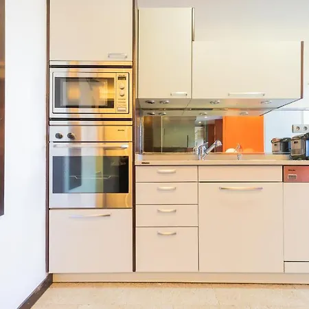 Frente Al Parque, En El Centro *